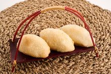 將圖片載入圖庫檢視器 Menu 34 #蟹肉小籠包 #咸水角 #竹炭流沙包