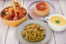 將圖片載入圖庫檢視器 Menu 17 #椰菜花周打湯 #肉丸配自制菠菜面 #紅茶千層蛋榚