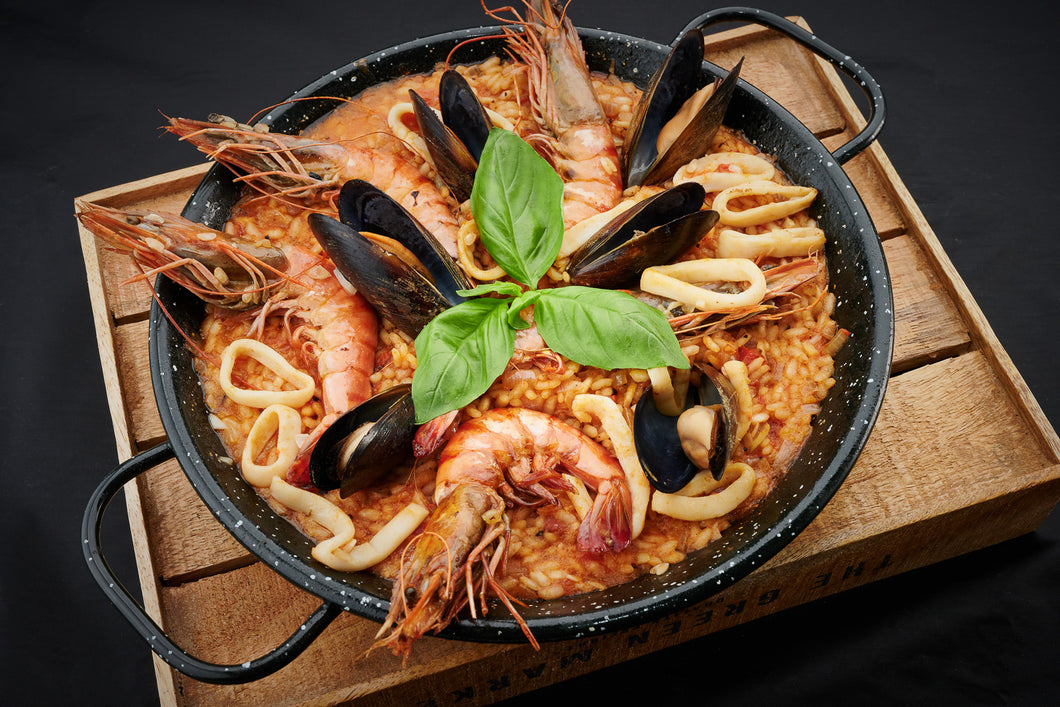 Menu 41 #蘑菇奶油湯 #鴨胸沙律 #香草焗春雞 #西班牙海鮮飯 #甘荀蛋糕